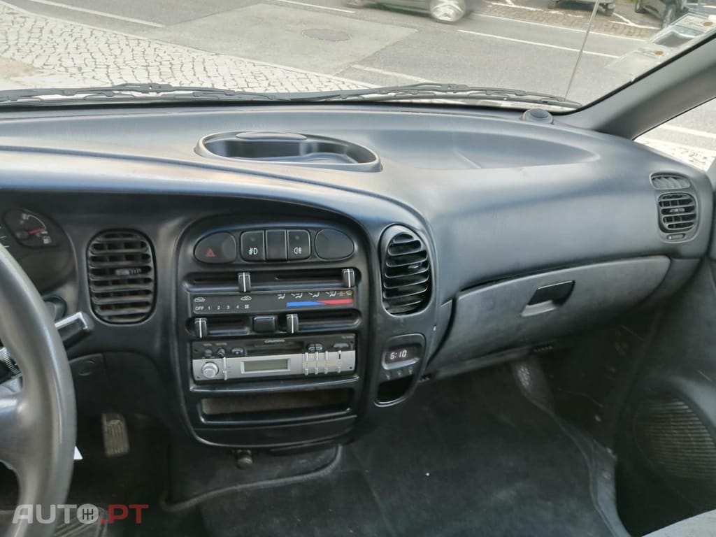 Hyundai H-1 2.5 CRDi