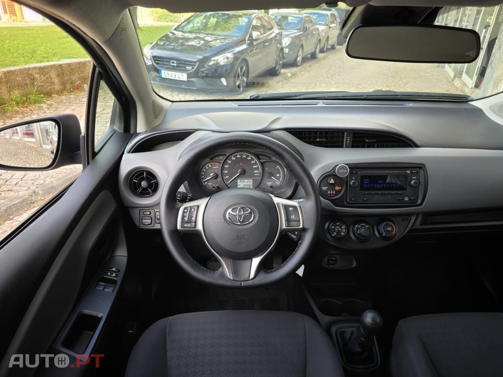 Toyota Yaris 1.0 VVT-i Comfort +PS Style+P.Techno