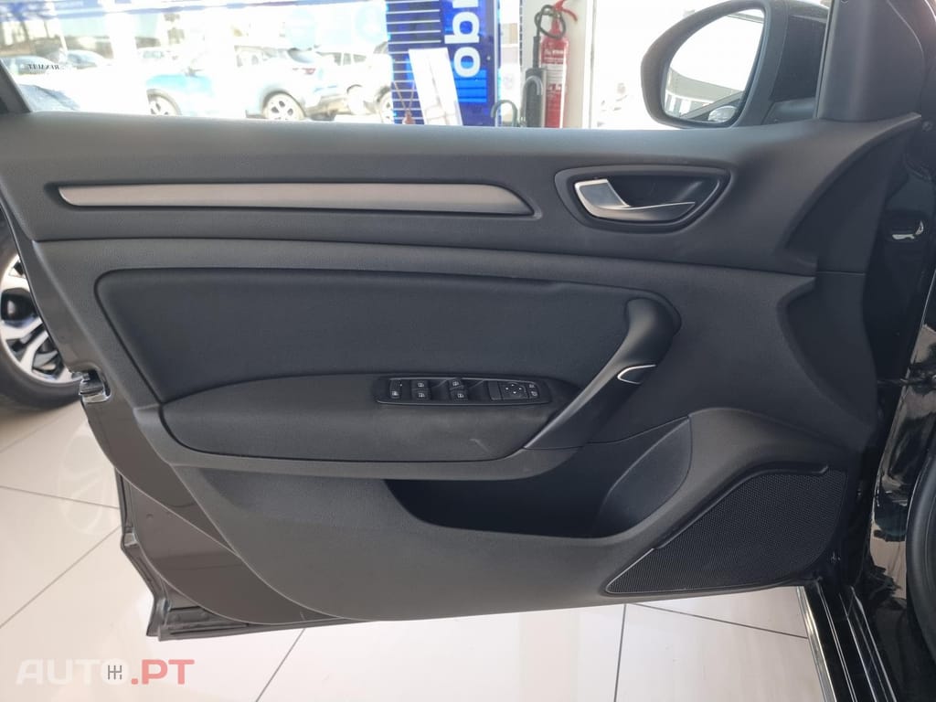 Renault Mégane Sport Tourer  1.6 E-Tech Plug-In Intens