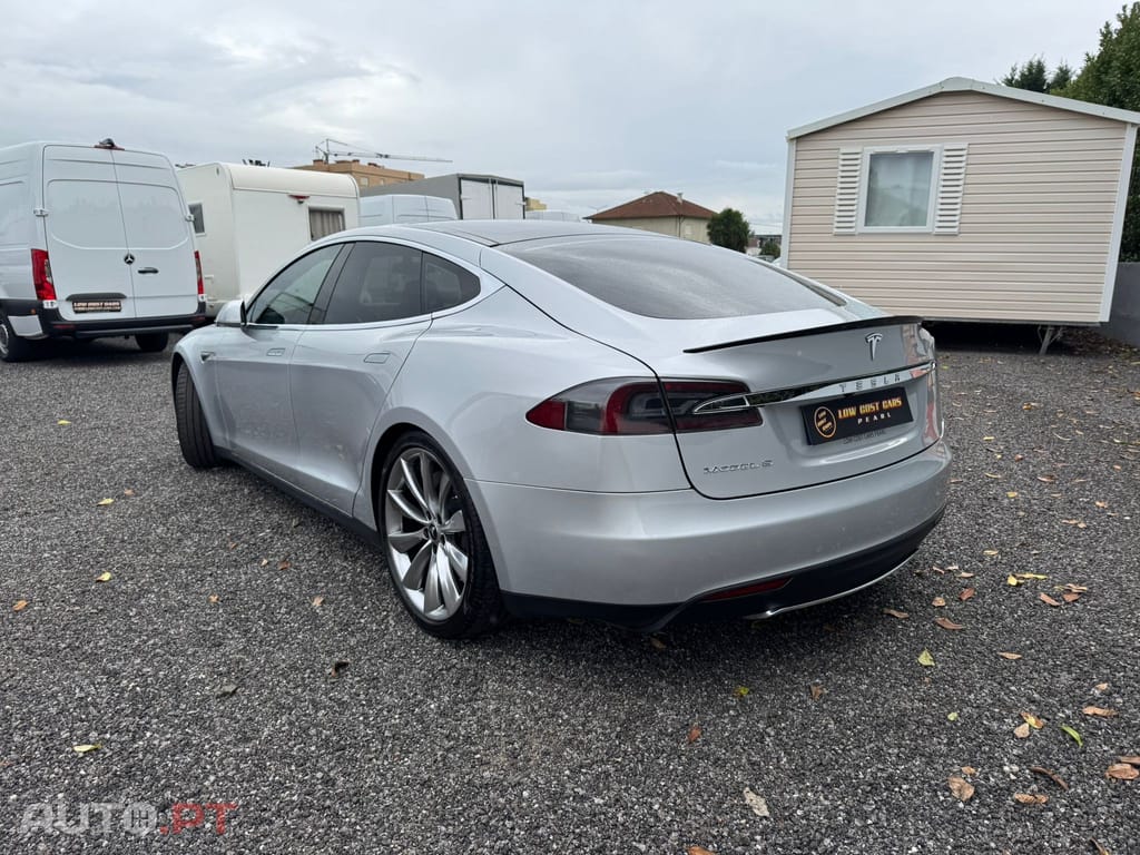 Tesla Model S 60D