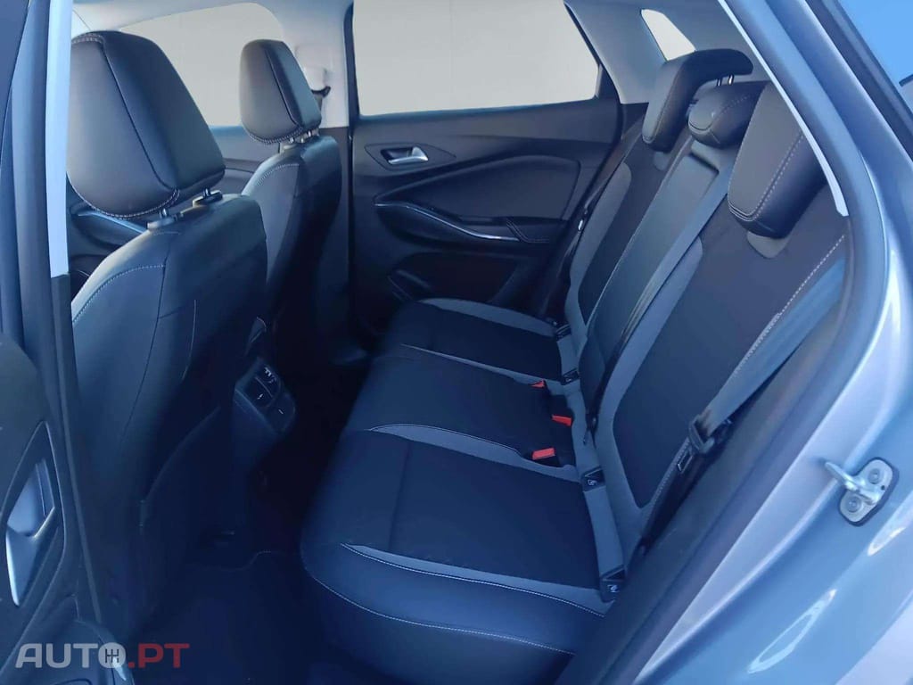 Opel Grandland (X) 1.2 Executive 