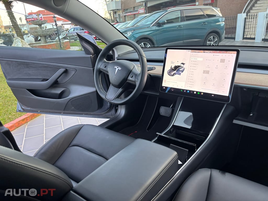 Tesla Model 3 Standard Range Plus RWD