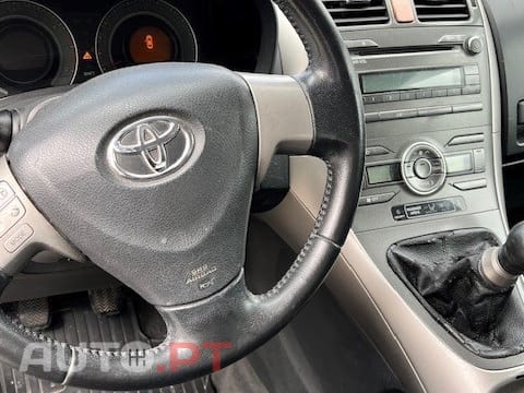 Toyota Auris 1.4 VVT-i AC