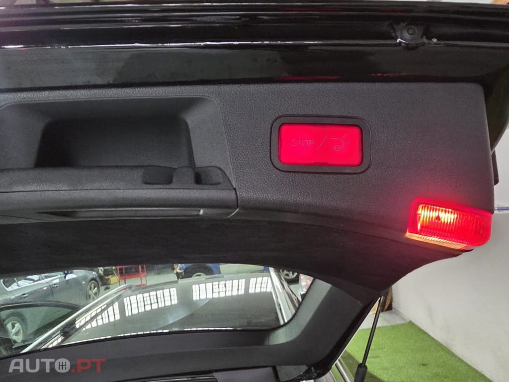 Mercedes-Benz E 300 BlueTEC Hybrid Elegance