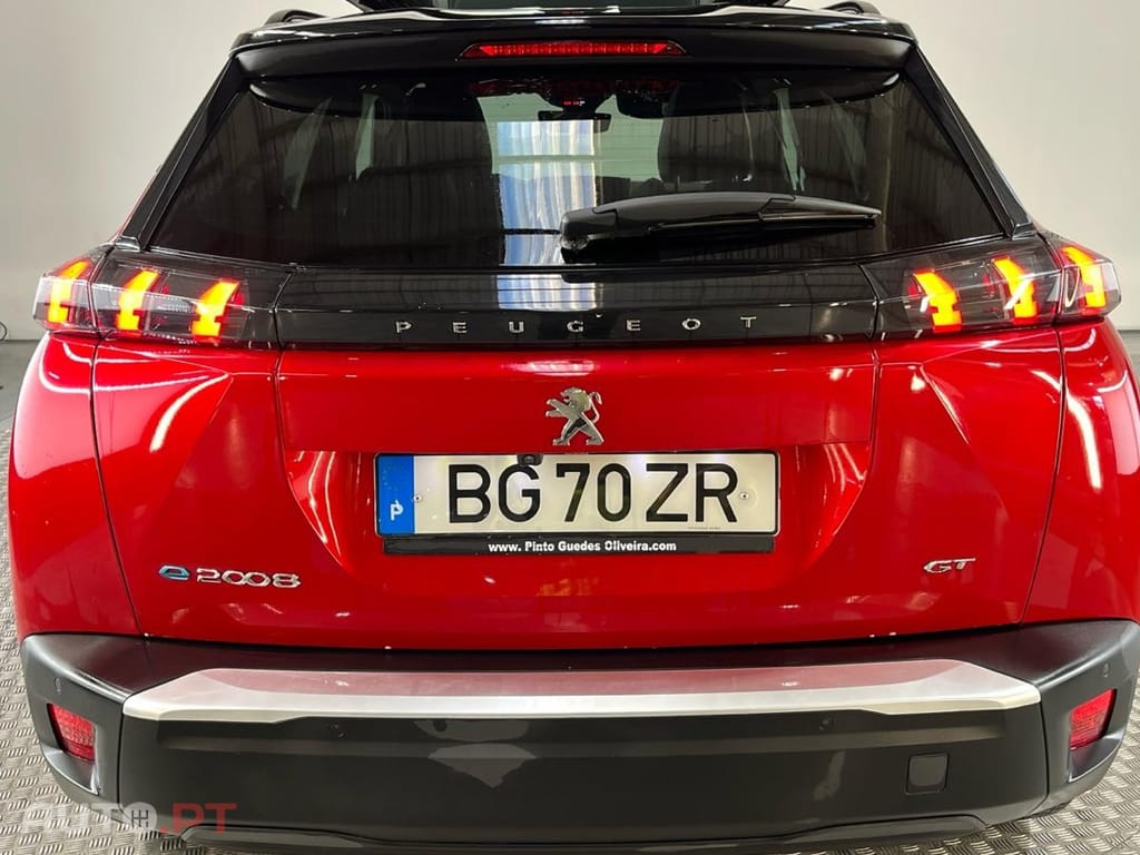 Peugeot E-2008 GT