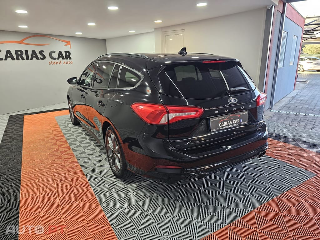 Ford Focus SW 1.5 TDCi EcoBlue ST-Line