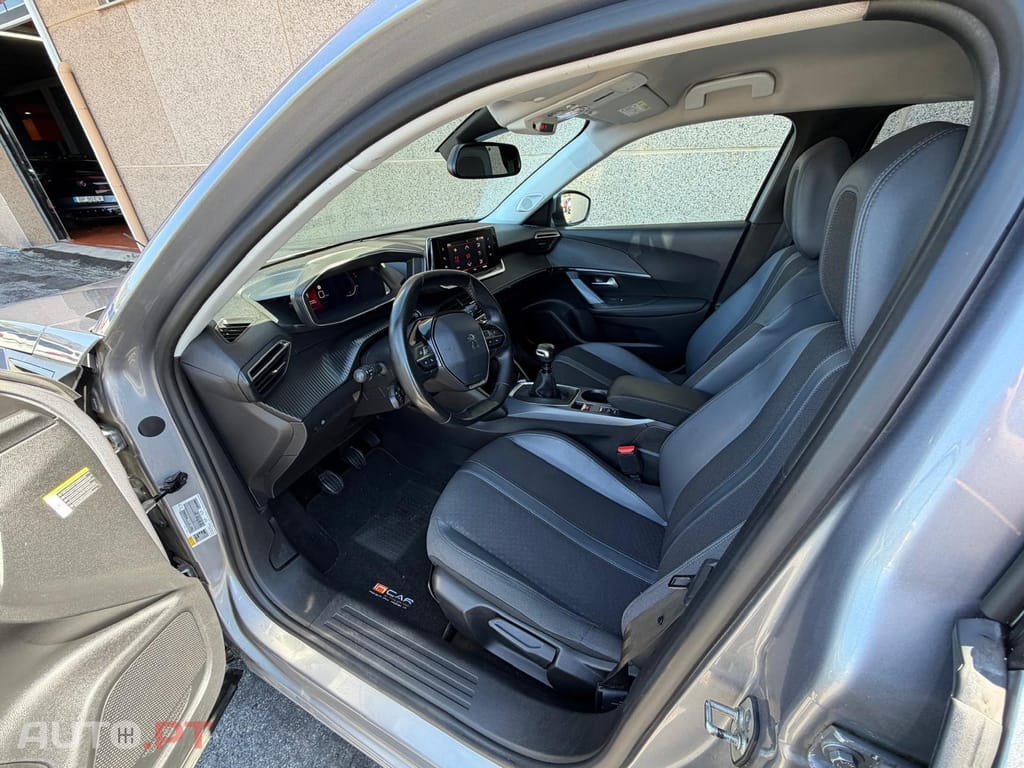 Peugeot 2008 1.2 PureTech Allure Pack