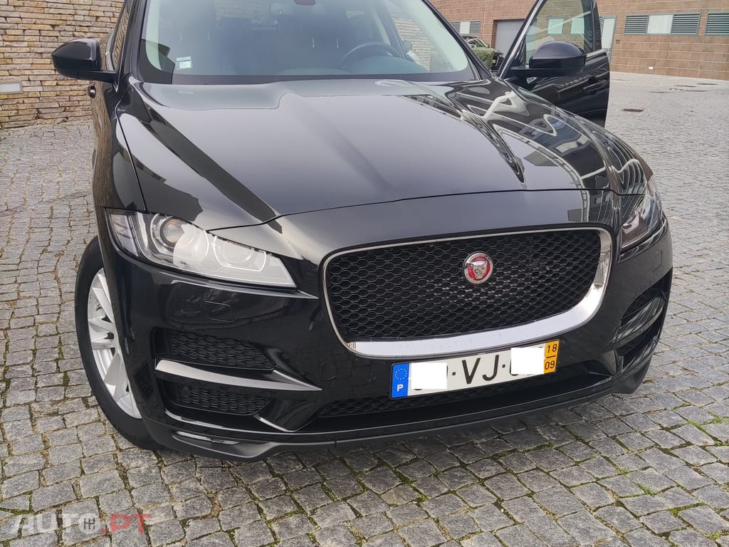 Jaguar F-Pace 2.0D Portfolio Automatico (Classe 1)