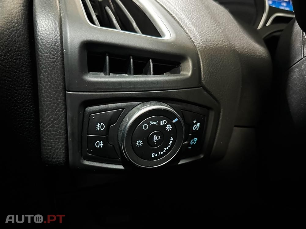 Ford Focus 1.5 EcoBlue S&S Aut. TITANIUM DESIGN