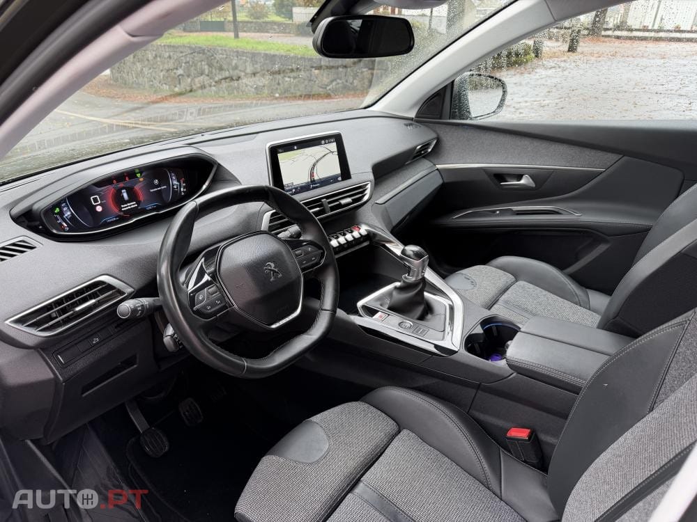 Peugeot 5008 1.2 PureTech Allure Pack
