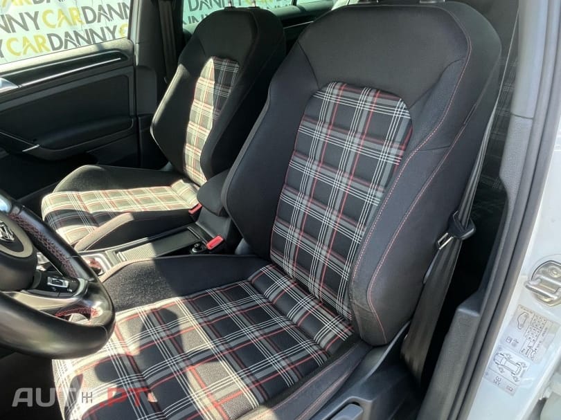 Volkswagen Golf 2.0 GTi DSG