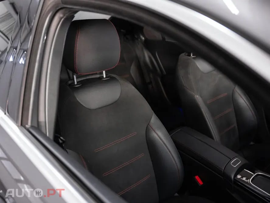 Mercedes-Benz A 250 e AMG Line