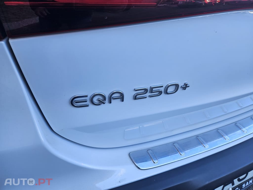 Mercedes-Benz EQA 250+ Electric Art