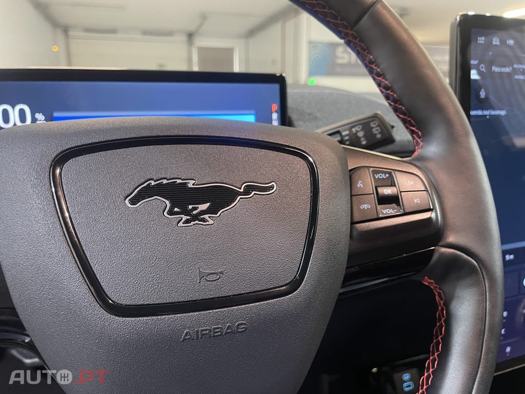Ford Mustang Mach-E 98.7 kWh Premium AWD