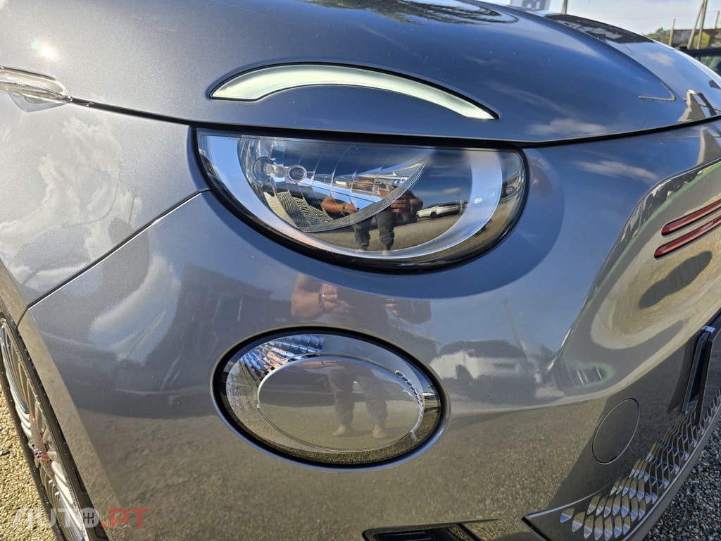 Fiat 500e (RED)