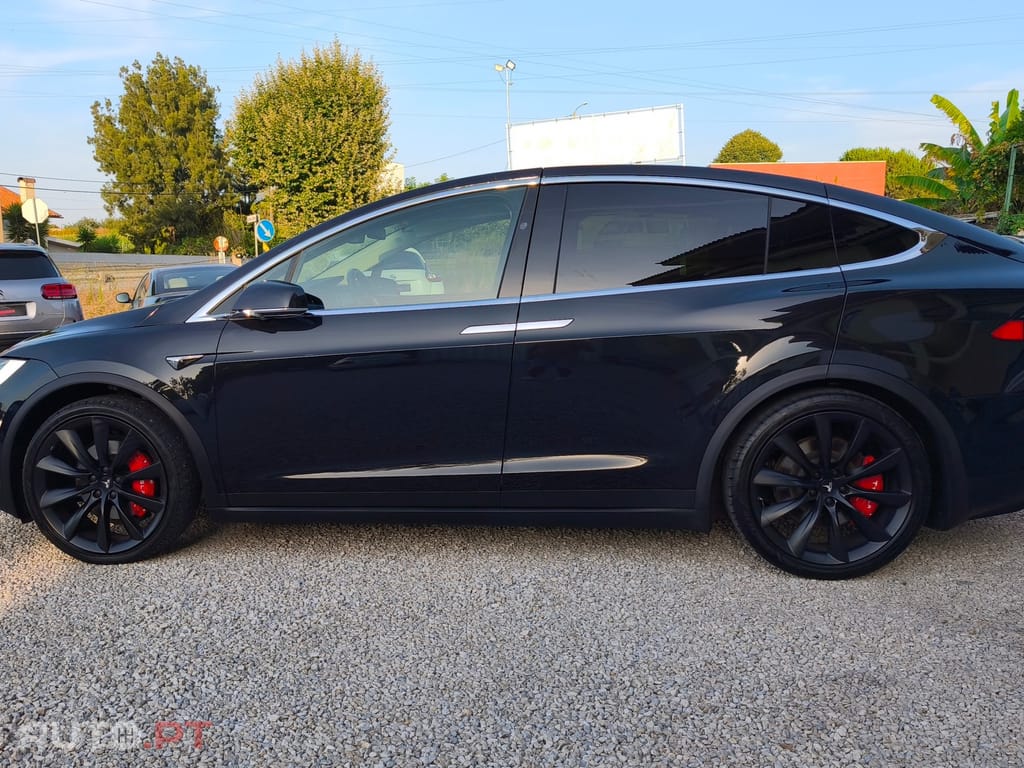 Tesla Model X 100D