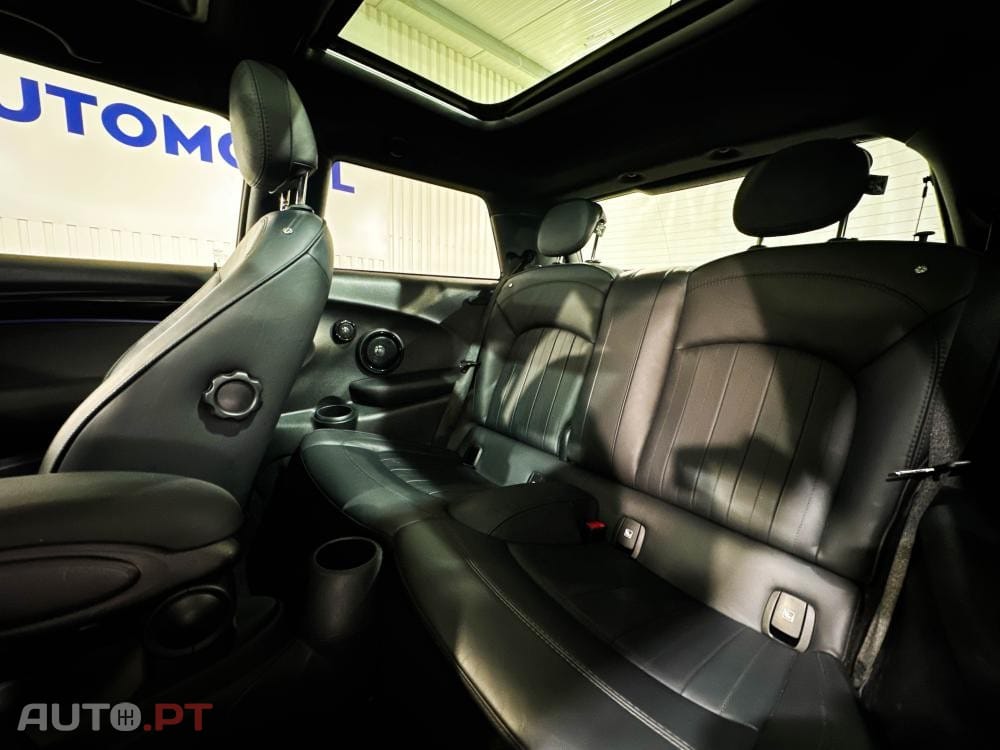 MINI Cooper Cooper SE Premium Classic