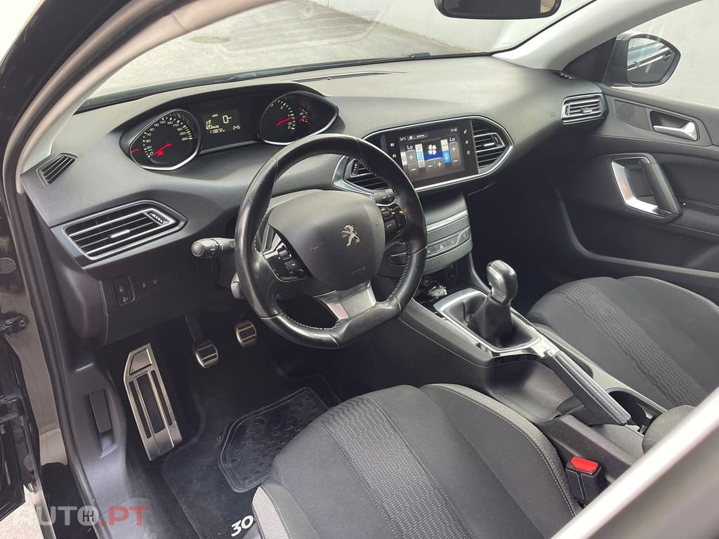 Peugeot 308 1.6 BlueHDi Style J17