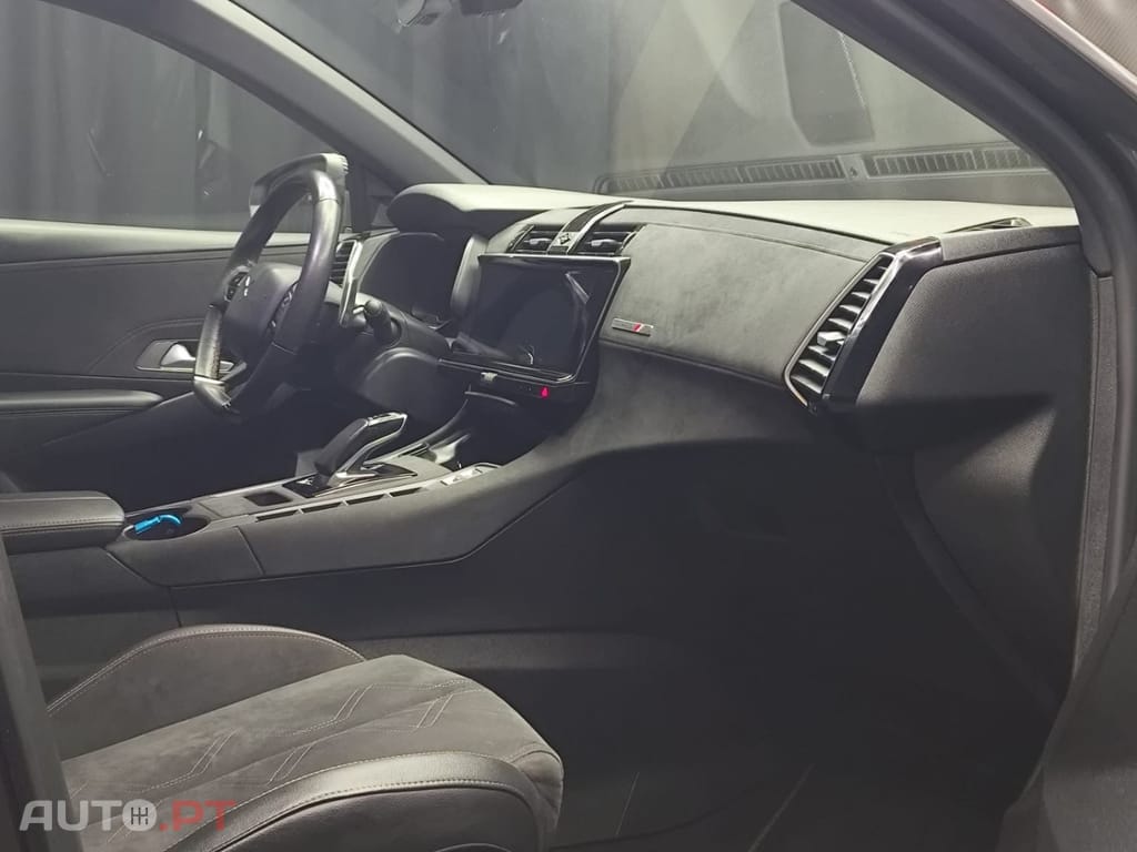 DS DS7 Crossback E-Tense Performance Line EAT8