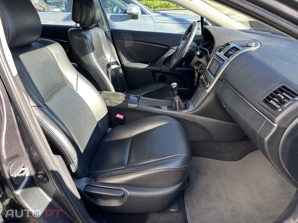 Toyota Avensis SD 2.0 D-4D Exclusive +Pele+GPS