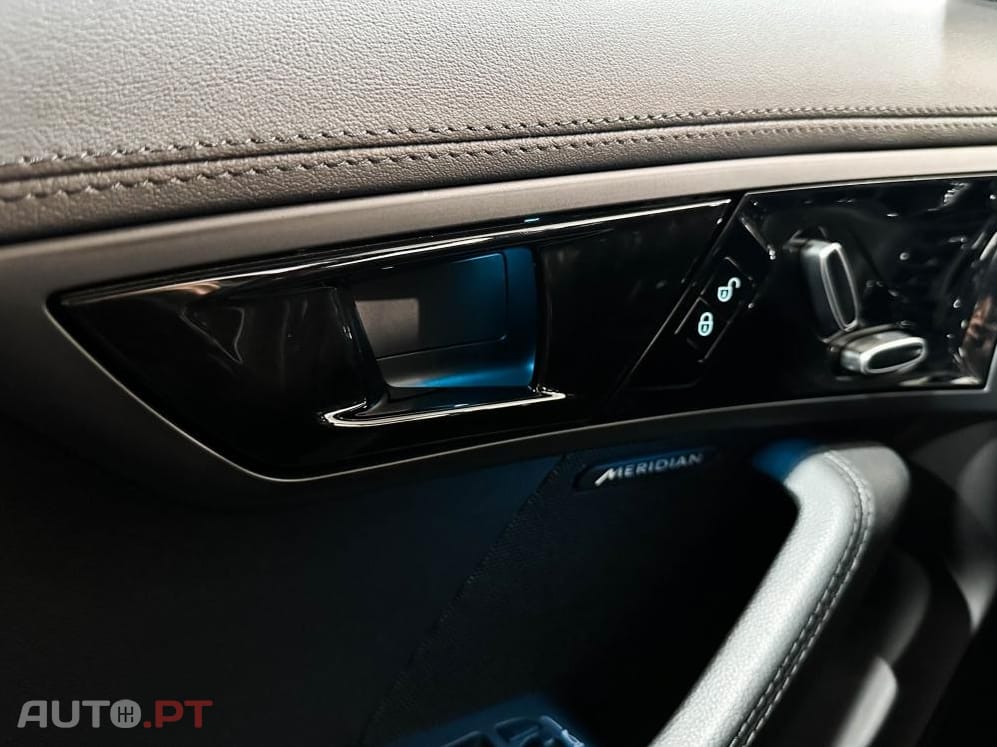 Jaguar F-Type P300 Aut. R-Dynamic Black