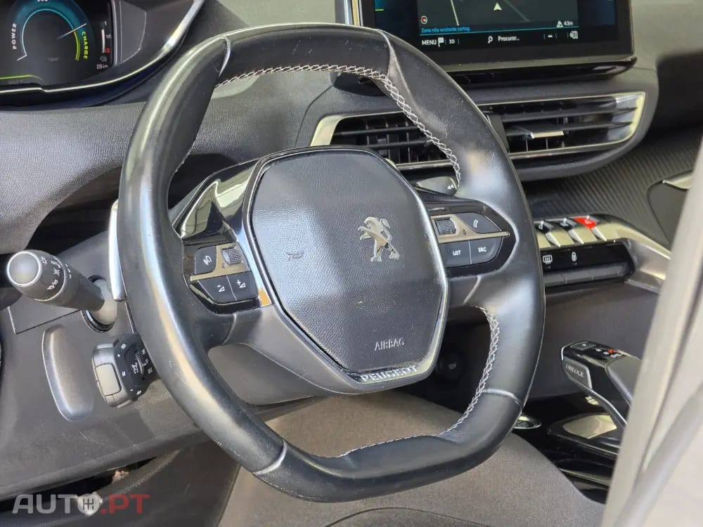 Peugeot 3008 1.6 Hybrid Allure e-EAT8