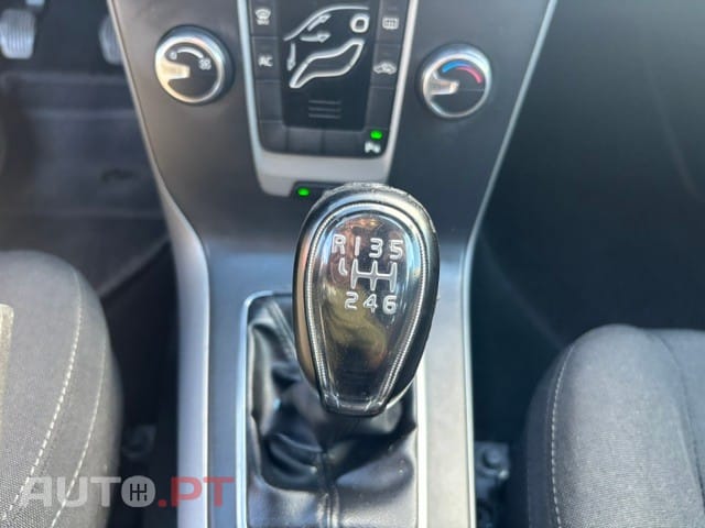Volvo V40 D2