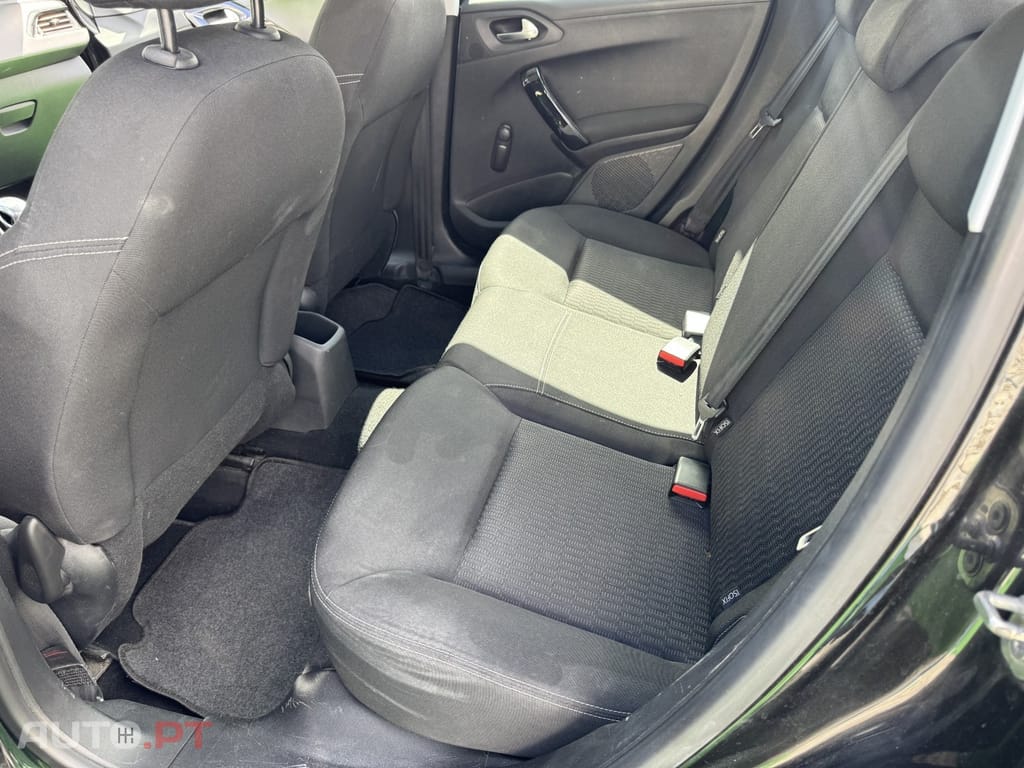 Peugeot 208 1.5 BlueHDi Active Business Pack