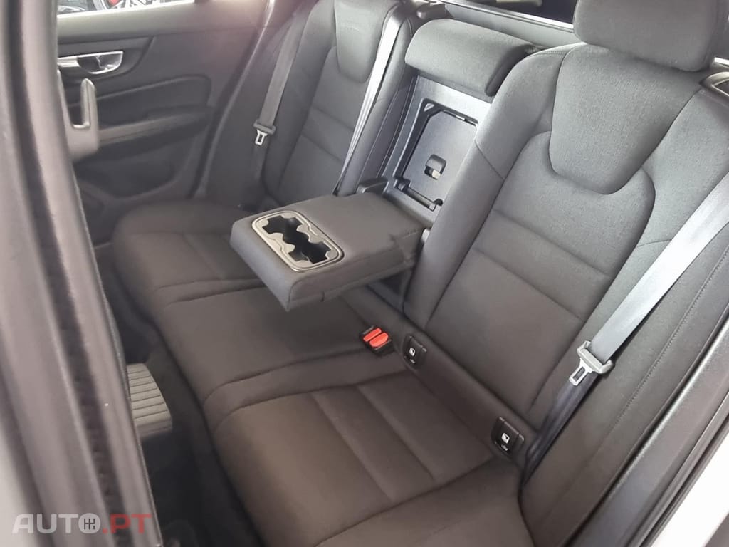 Volvo V60 2.0 T6 AWD TE Inscription Expression — fotografia 18