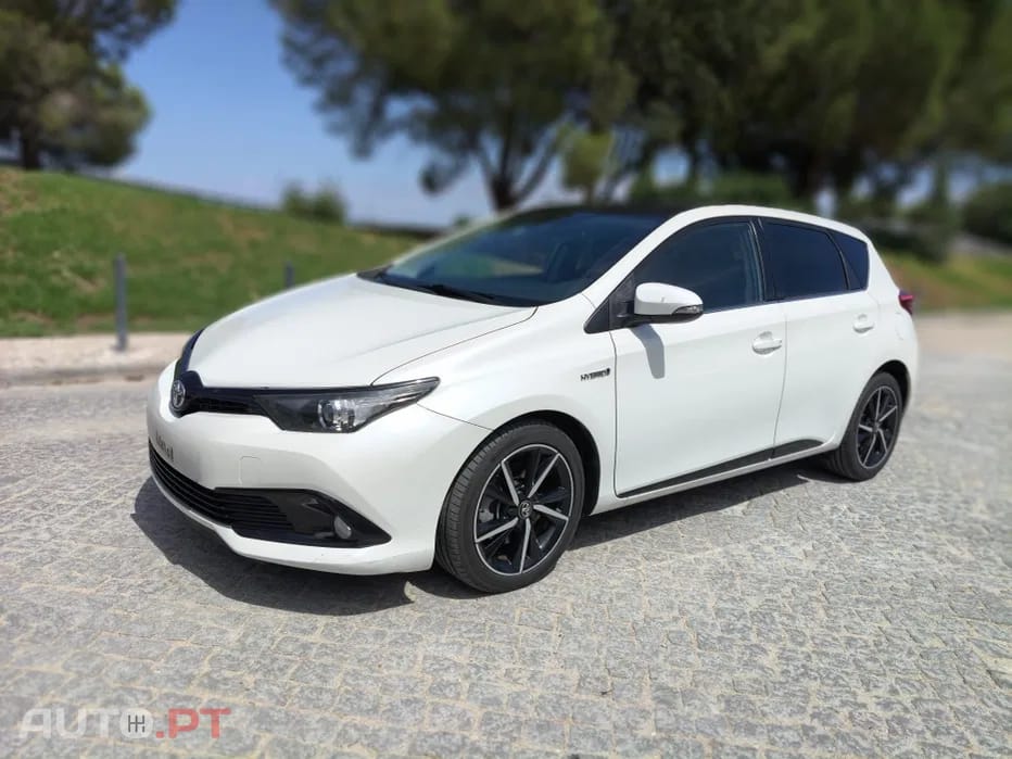 Toyota Auris 1.8 HSD Confort Pack Style CVT