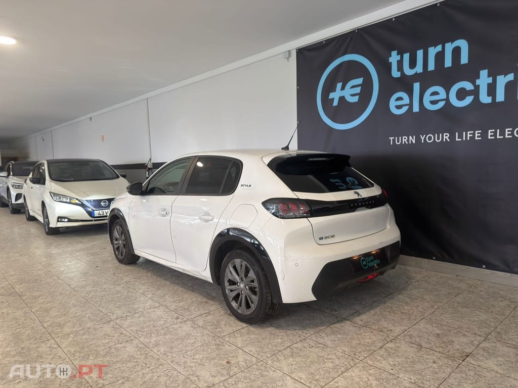 Peugeot E-208 50 kWh Style