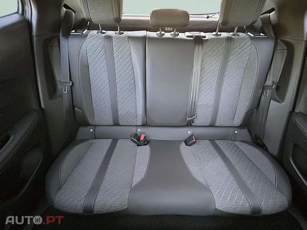 Peugeot E-2008 50 kWh Allure Pack