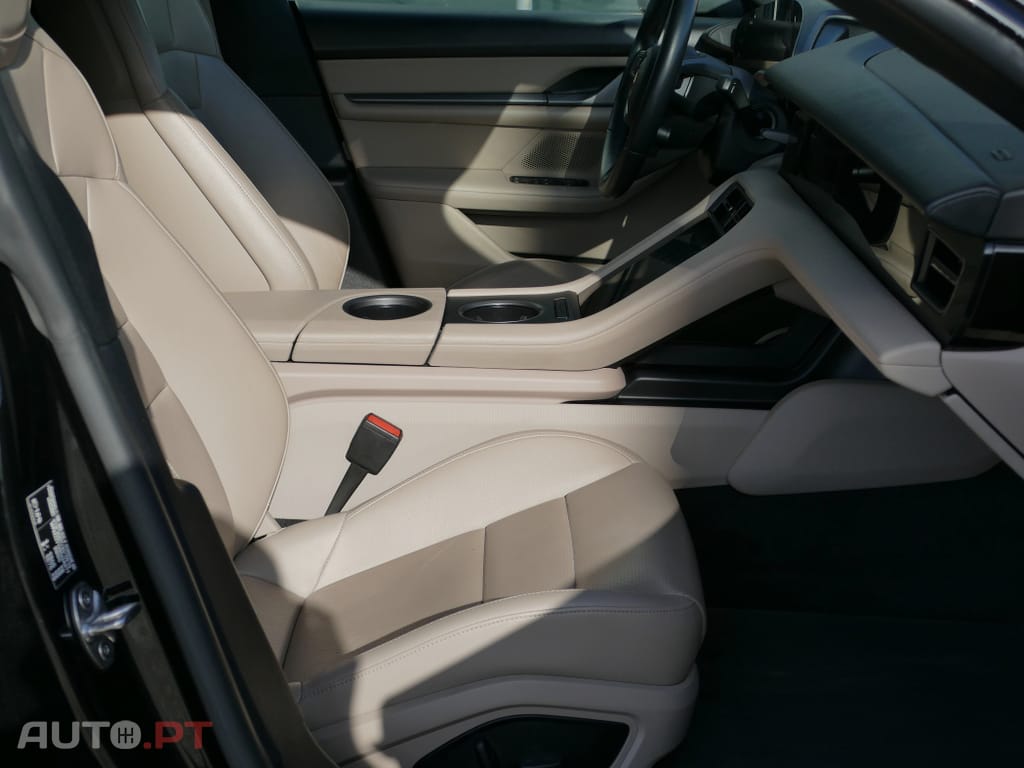 Porsche Taycan 4S