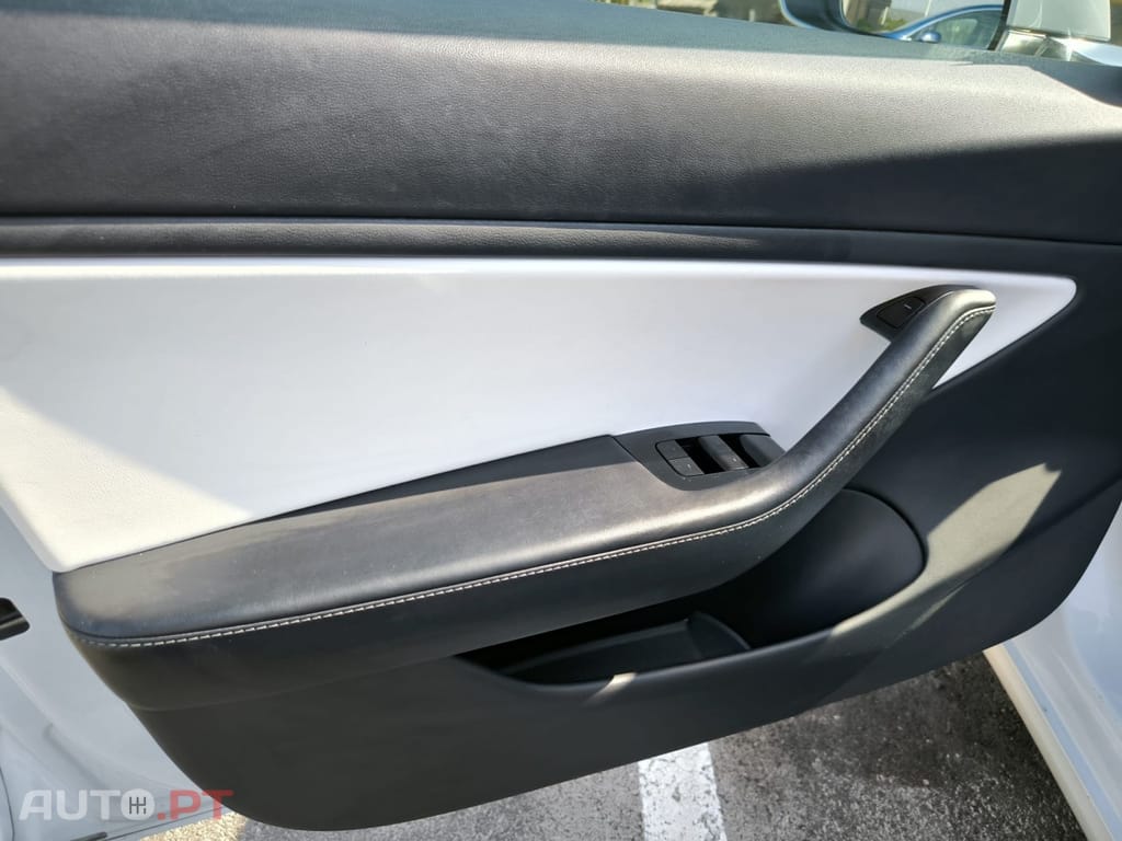 Tesla Model 3 Standard Range Plus RWD