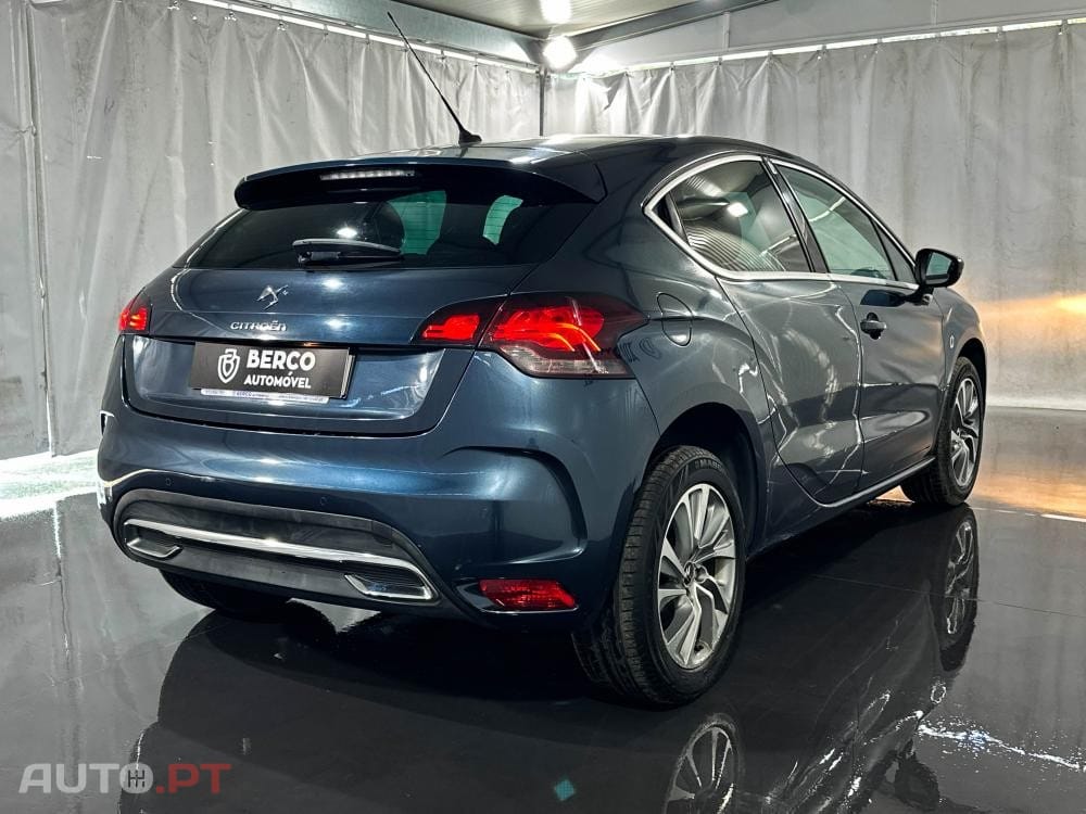 Citroen DS4 1.6 BlueHDi So Chic EAT6 J18