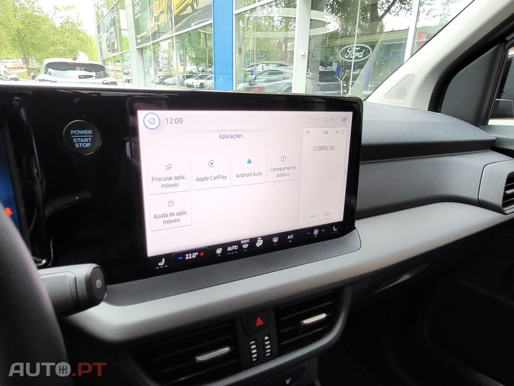 Ford Tourneo TITANIUM 43,6kWh 136CV