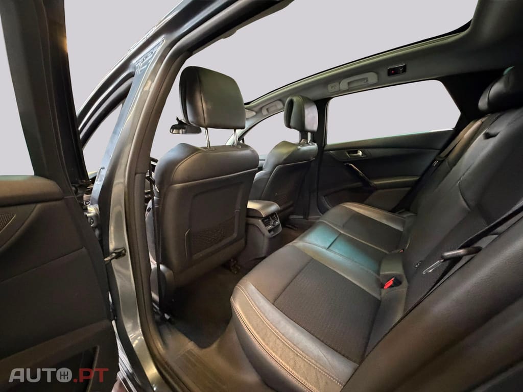 Peugeot 508 RXH 2.0 HDi Hybrid4 2-Tronic — fotografia 15