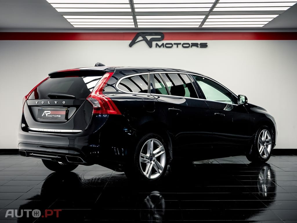 Volvo V60 2.4 D6 Momentum AWD Phev