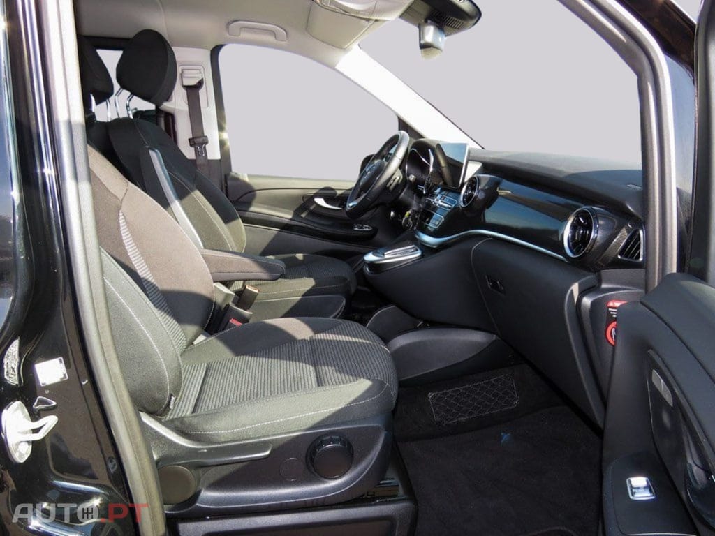 Mercedes-Benz EQV 300 extralong I.V.A DEDUTÍVEL 