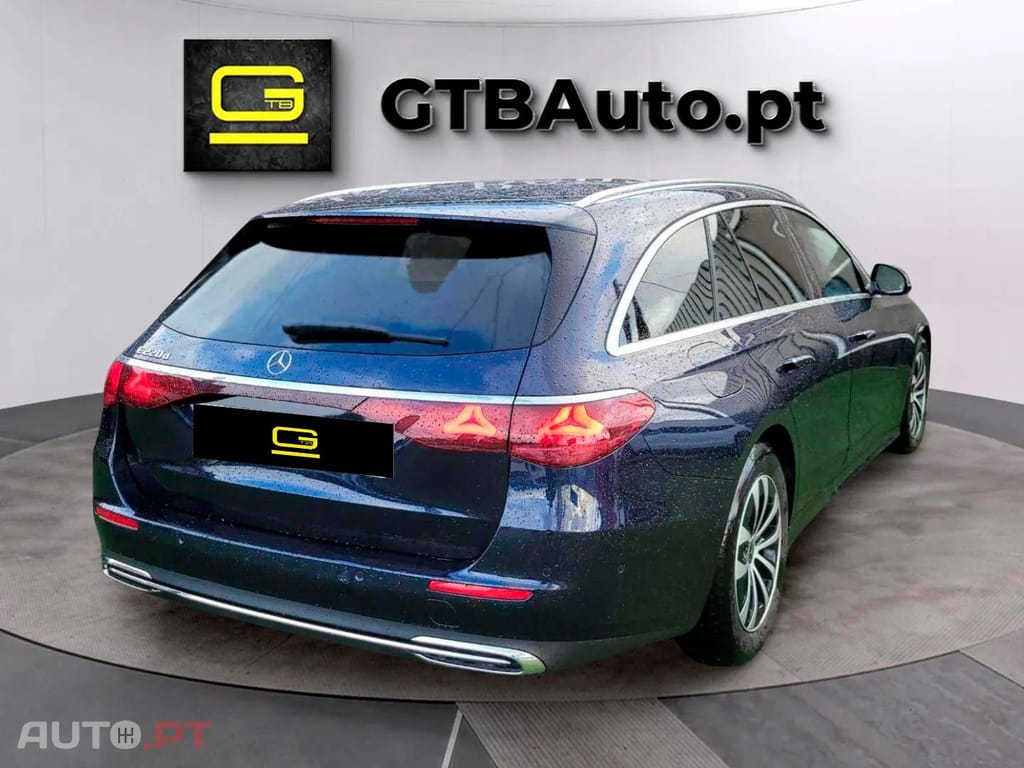 Mercedes-Benz E 220 d Station Avantgarde I.V.A DEDUTÍVEL 