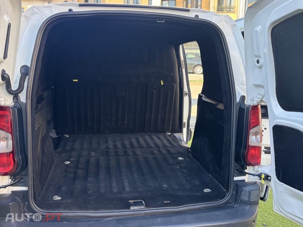 Peugeot Partner 1.5 BlueHDi Premium Standard