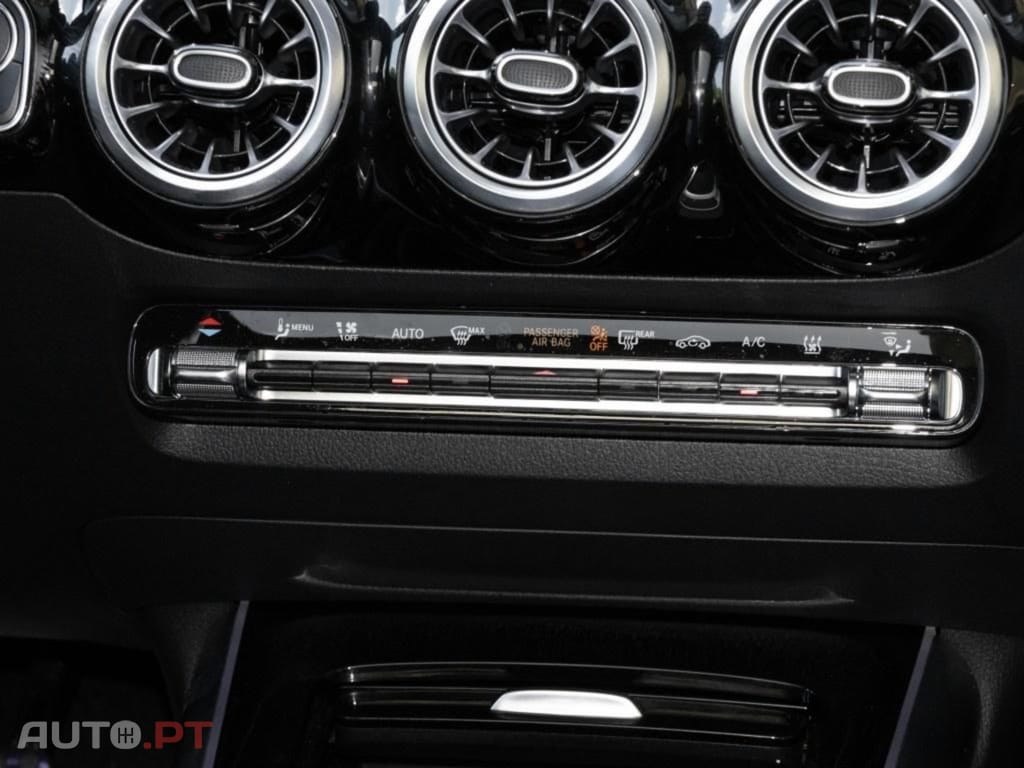 Mercedes-Benz EQA I.V.A DEDUTIVEL 300 4M AMG-Sport 