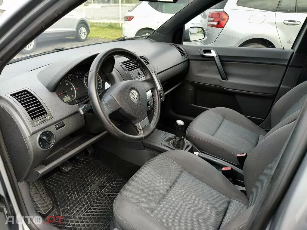 Volkswagen Polo 1.4 TDi Trendline — fotografia 12