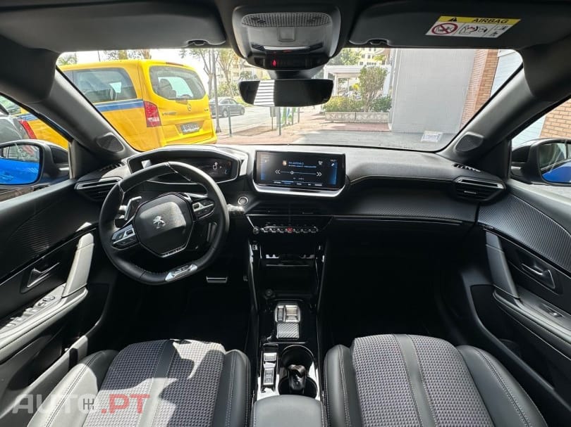 Peugeot 208 1.2 PureTech GT EAT8