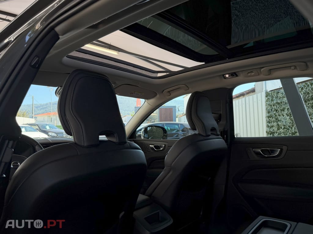 Volvo XC60 2.0 T6 PHEV R-Design AWD