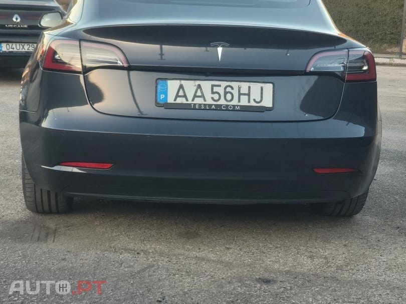 Tesla Model 3 Long-Range RWD
