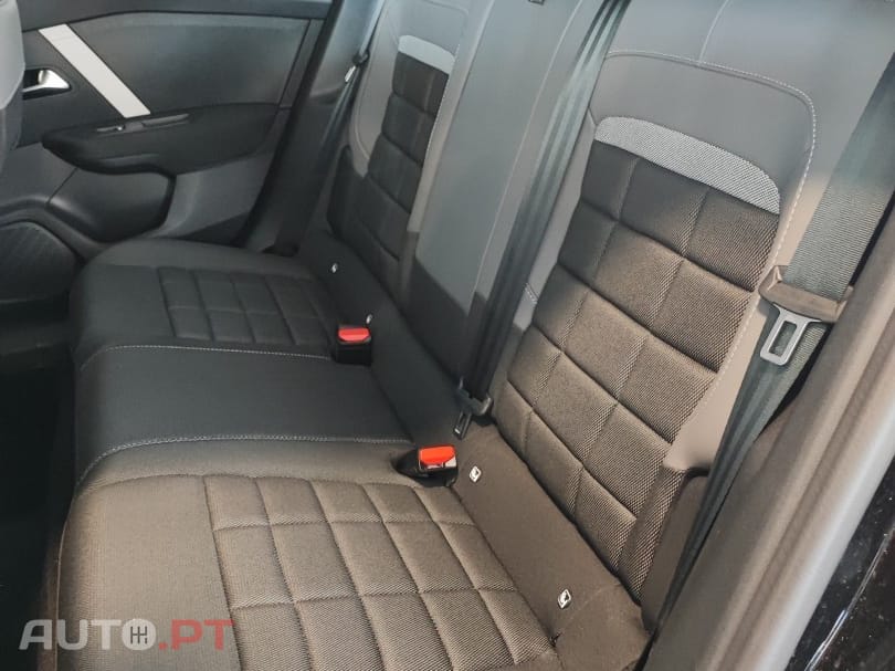 Citroen e-C4 136 PLUS