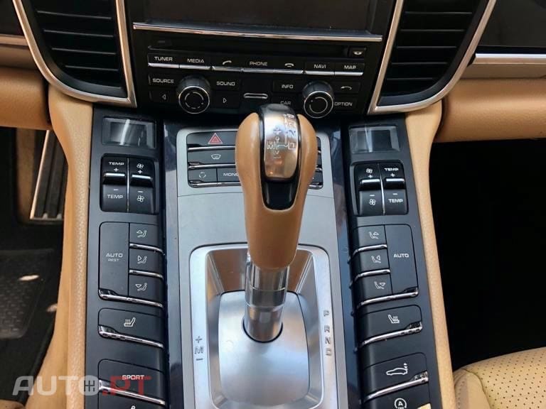 Porsche Panamera Platinum Edition