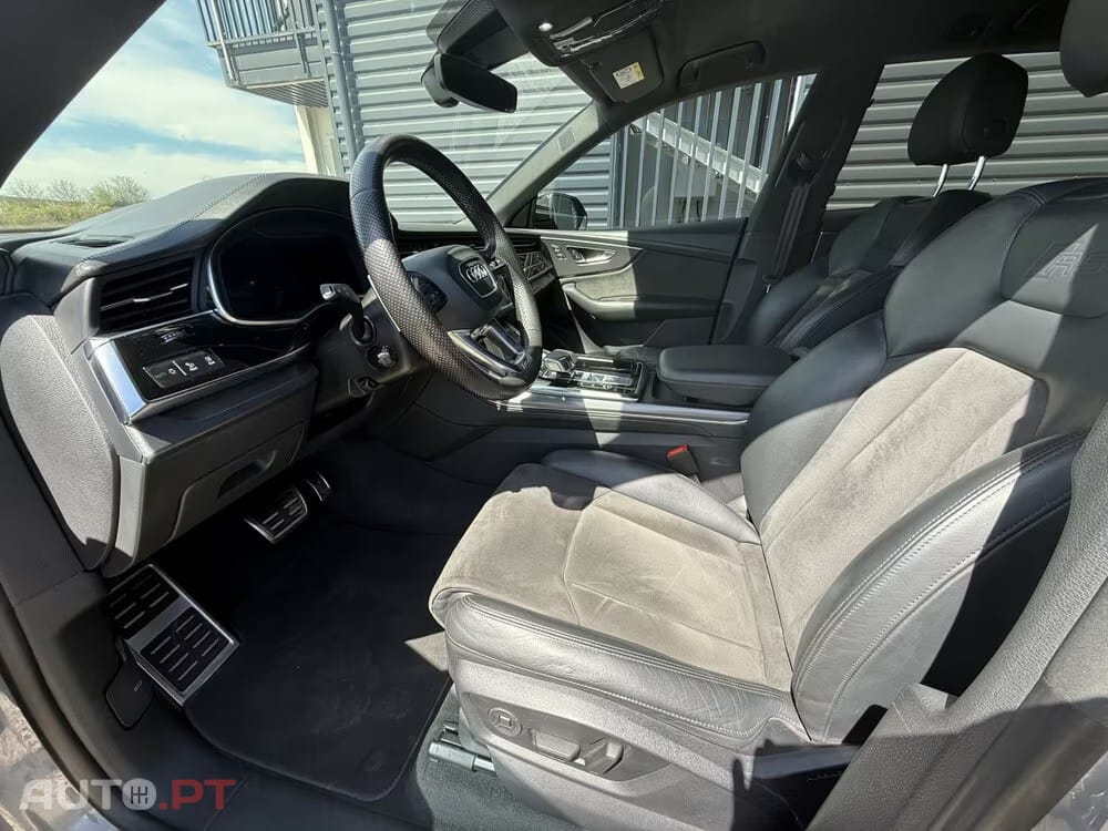 Audi RSQ8 Sport