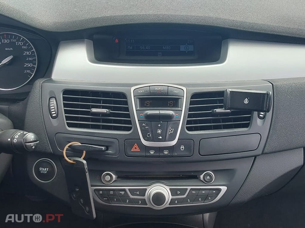 Renault Laguna Coupe Laguna Coupe 2.0 dCi Dynamique S 4Control